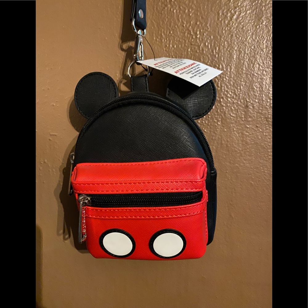 Loungefly  Mickey Wristlet  *NEW*